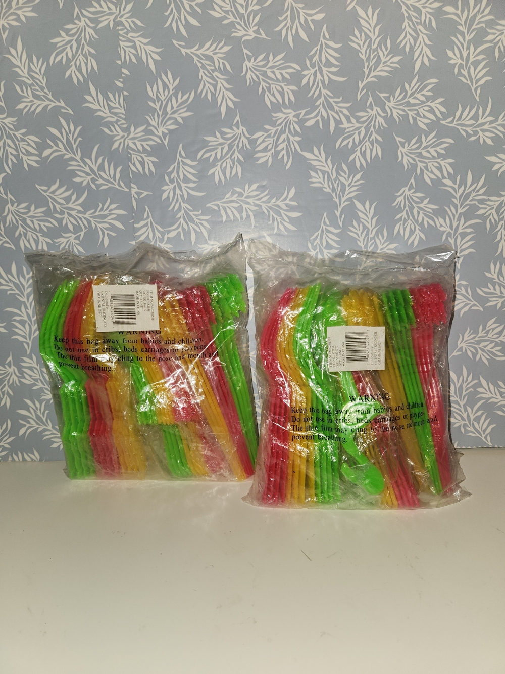 Multicolor Luau Plastic Cutlery